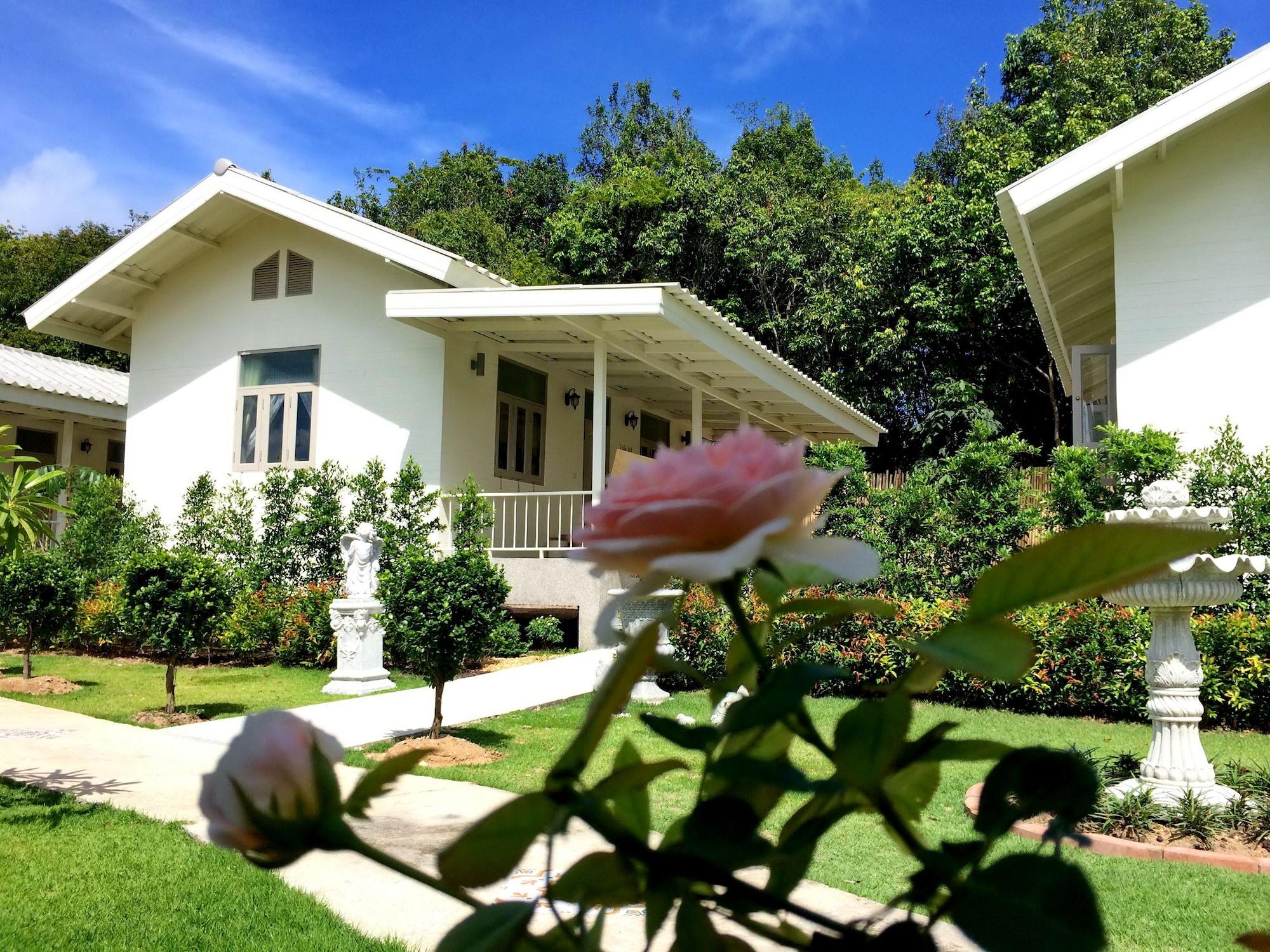 Perennial Resort Nai Yang Beach Exterior foto